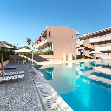 Golden Sun Luxury Adults Only شقة